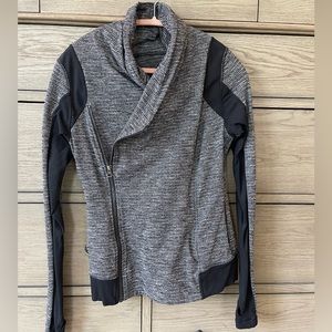 Lululemon warm up jacket